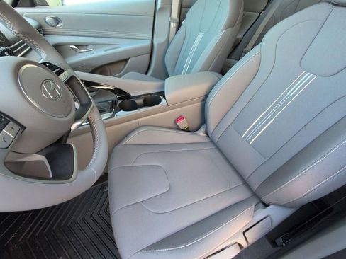 New 2026 Hyundai Elantra SEL Sport image 11