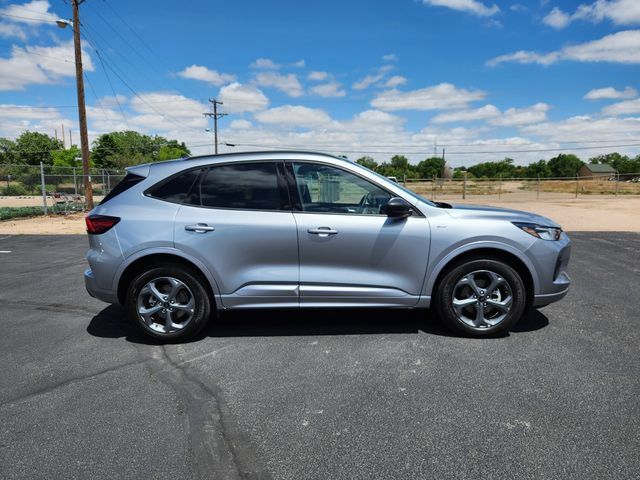 Used 2024 Ford Escape ST-Line w/ Tech Pack #1 AWD/4WD image 2