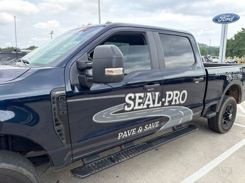 Used 2024 Ford F250 XL w/ STX Appearance Package AWD/4WD image 4