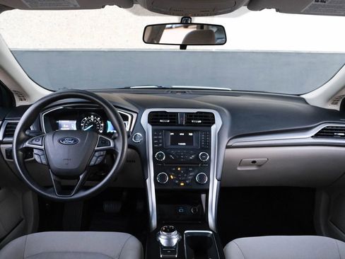 Used 2018 Ford Fusion SE image 34