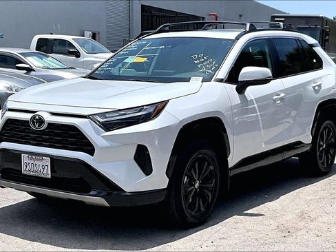 Certified 2025 Toyota RAV4 SE w/ Convenience Package AWD/4WD image 3