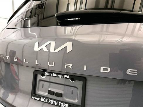 Used 2023 Kia Telluride EX w/ EX Captain's Chair Package AWD/4WD image 13