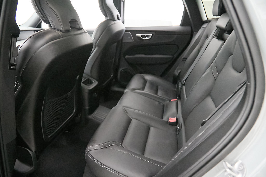 Certified 2026 Volvo XC60 T8 Ultra AWD/4WD image 21