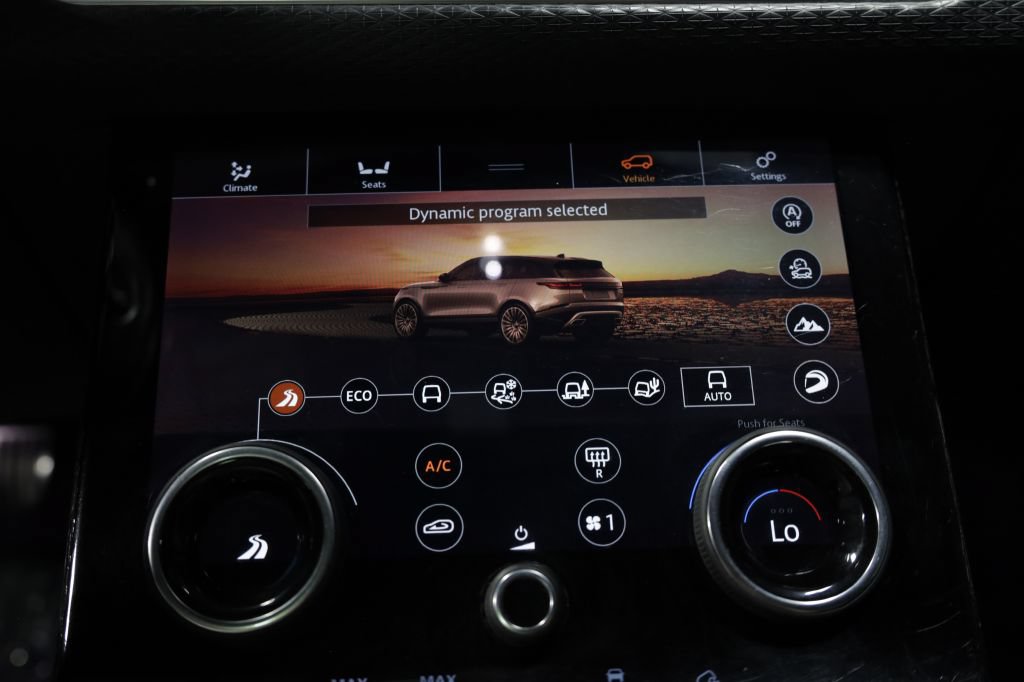 Used 2019 Land Rover Range Rover Velar R-Dynamic SE AWD/4WD image 53