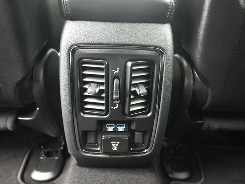 Used 2020 Jeep Grand Cherokee Limited AWD/4WD image 34