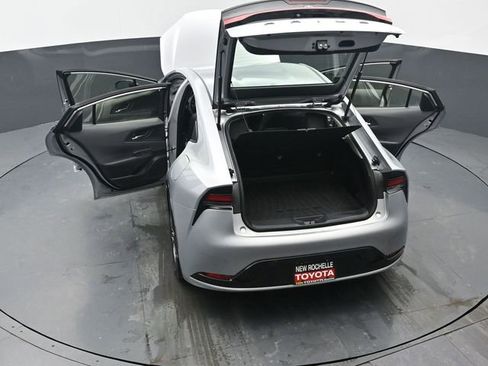 Used 2025 Toyota Prius XLE image 48