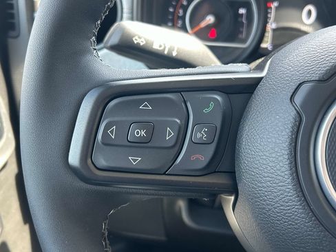 Certified 2025 Jeep Gladiator Sport AWD/4WD image 19