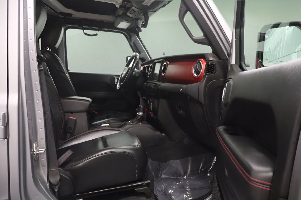 Used 2020 Jeep Gladiator Rubicon w/ Dual Top Group AWD/4WD image 18