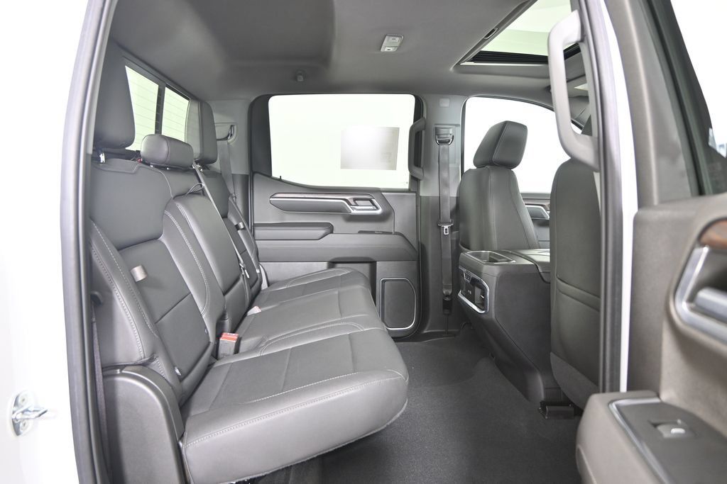 Used 2022 GMC Sierra 1500 SLT w/ SLT Convenience Package AWD/4WD image 16
