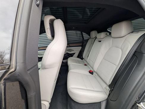 Used 2024 Porsche Macan 4 Electric image 7