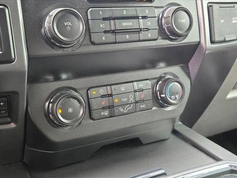 Used 2019 Ford F250 XLT w/ XLT Premium Package image 18