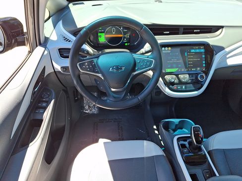 Used 2020 Chevrolet Bolt Premier w/ Infotainment Package FWD image 12