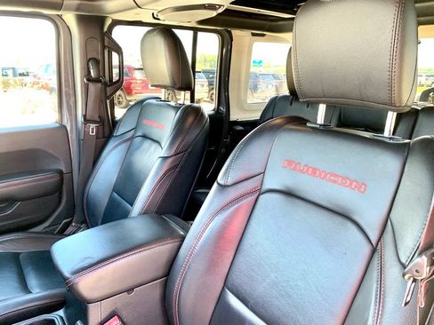 Used 2019 Jeep Wrangler Unlimited Rubicon AWD/4WD image 12