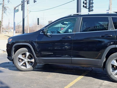 Used 2019 Jeep Cherokee Limited AWD/4WD image 14