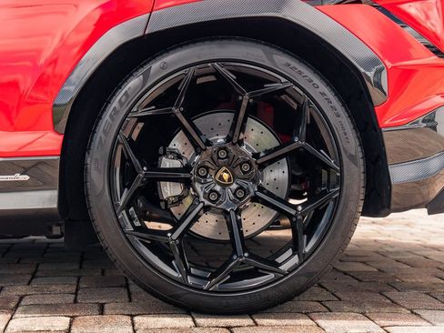 Used 2024 Lamborghini Urus Performante AWD/4WD image 16