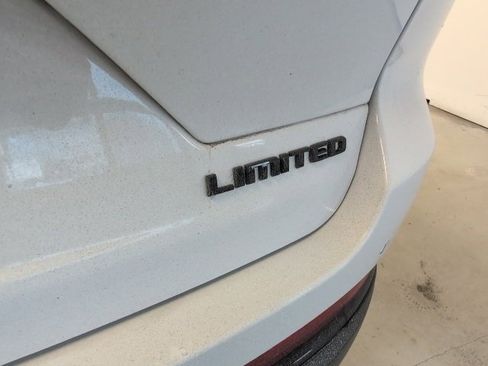 Used 2023 Jeep Grand Cherokee Limited w/ Luxury Tech Group II image 34