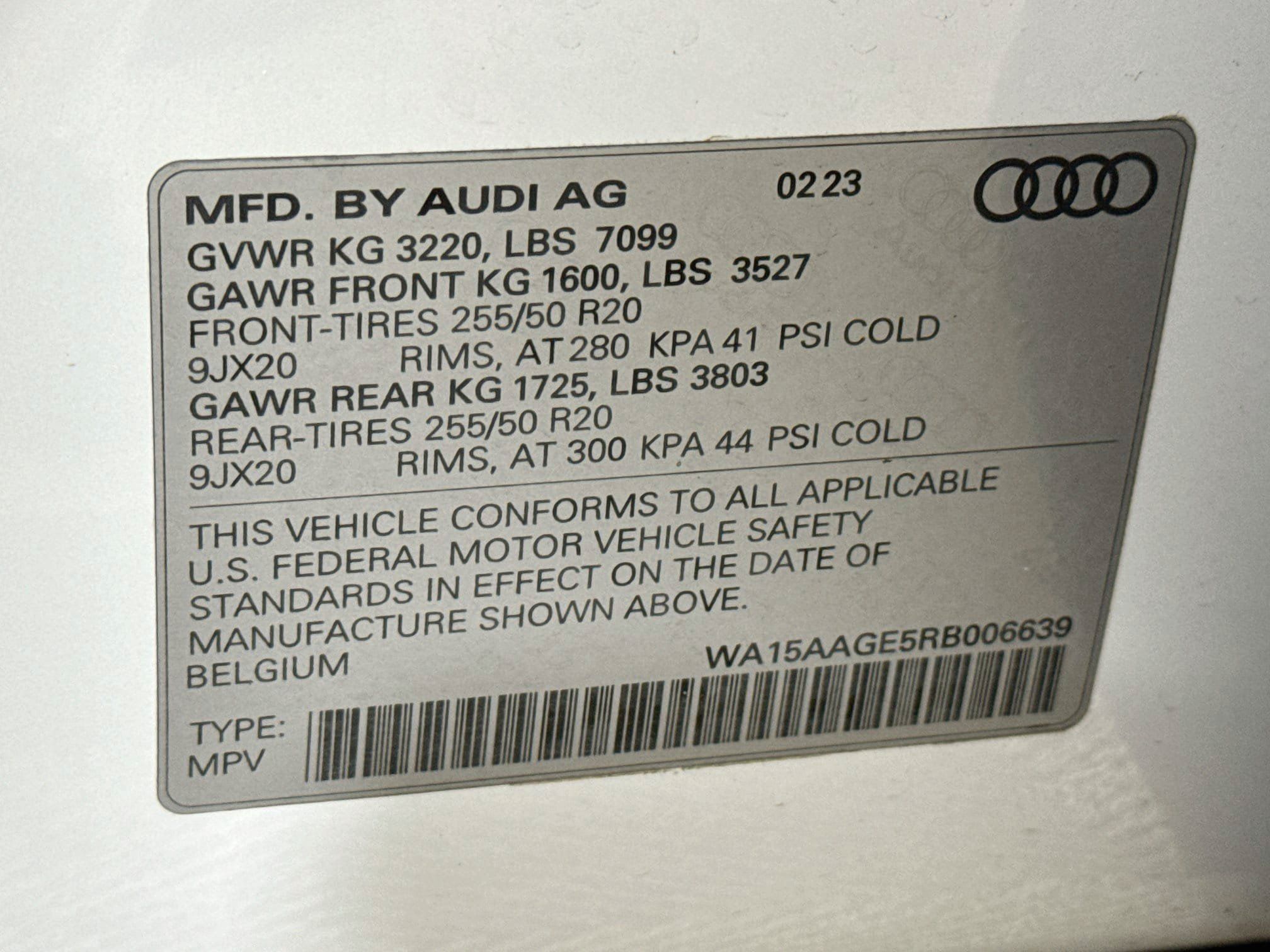 Used 2024 Audi Q8 e-tron Premium Plus w/ Premium Plus Package AWD/4WD image 34