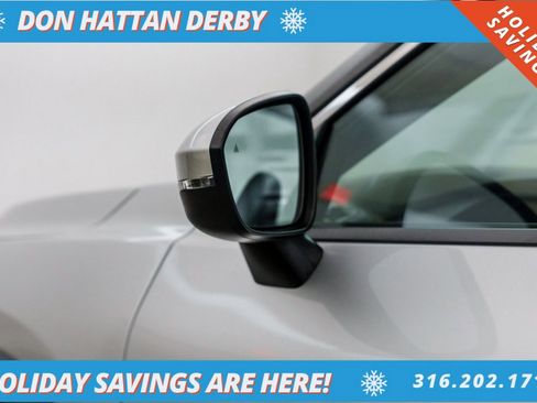 Used 2022 Nissan Rogue SV image 27