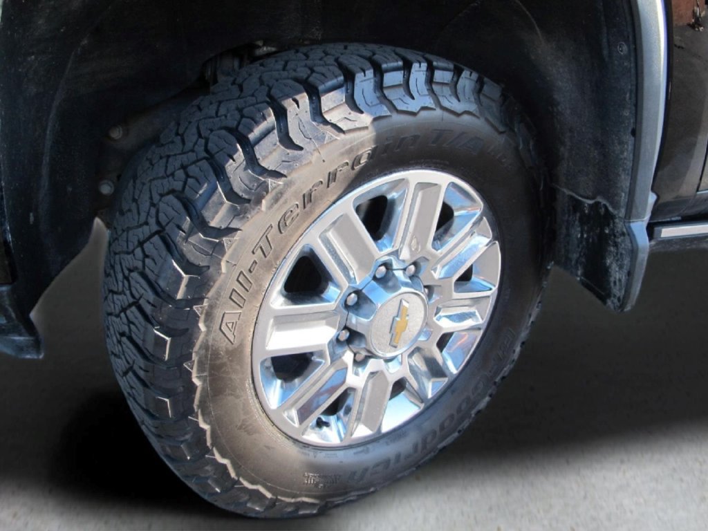 Used 2024 Chevrolet Silverado 2500 High Country w/ High Country Premium Package AWD/4WD image 25