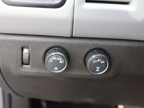 Used 2022 Chevrolet Colorado W/T AWD/4WD image 20