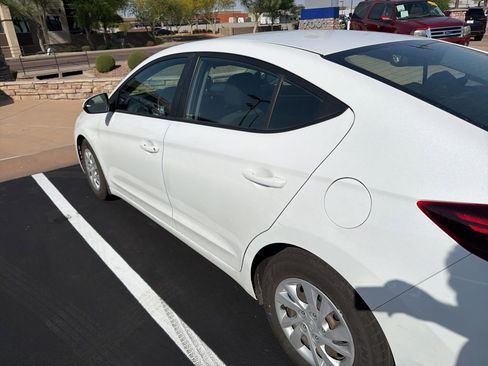 Used 2020 Hyundai Elantra SE w/ Cargo Package (C1) FWD image 36
