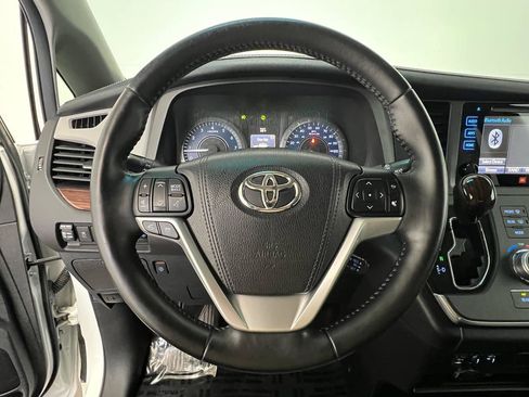 Used 2017 Toyota Sienna Limited Premium AWD/4WD image 15