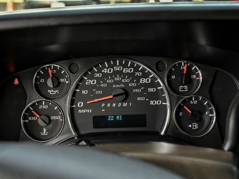 Used 2018 Chevrolet Express 3500 Extended w/ Power Convenience Package RWD image 13