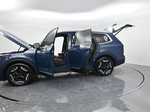Certified 2023 Kia Telluride EX image 58