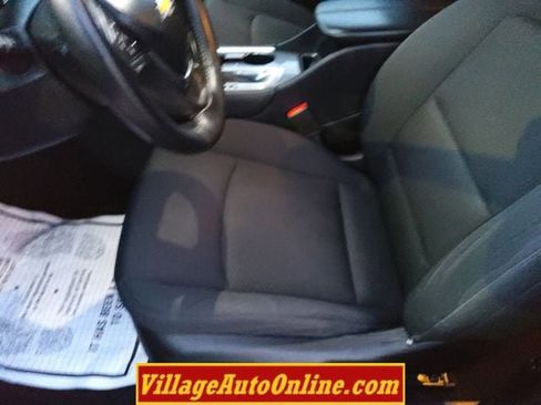 Used 2017 Chevrolet Malibu LT image 19