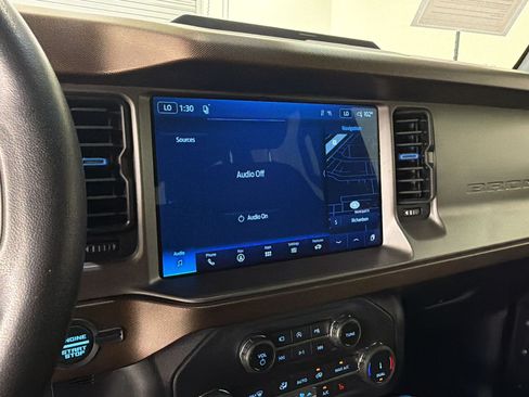 Used 2022 Ford Bronco Outer Banks AWD/4WD image 24