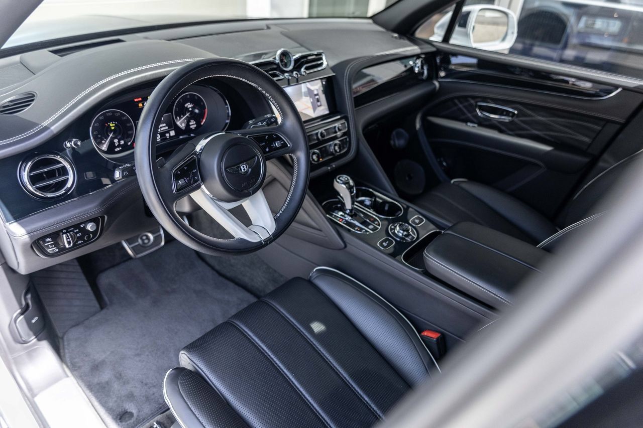 Certified 2023 Bentley Bentayga Extended Wheelbase AWD/4WD image 25