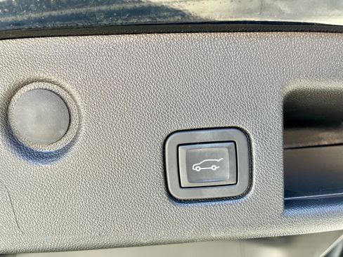 Used 2024 Chevrolet Equinox LT w/ LPO, Floor Liner Package image 24