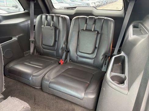 Used 2014 Ford Explorer XLT w/ Equipment Group 202A AWD/4WD image 16
