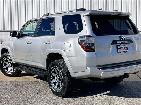 Used 2018 Toyota 4Runner TRD Off-Road image 15