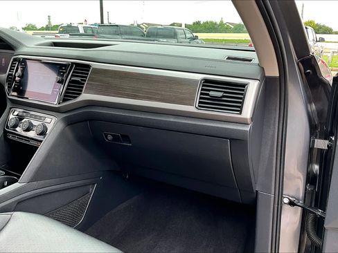 Used 2019 Volkswagen Atlas SEL FWD image 19