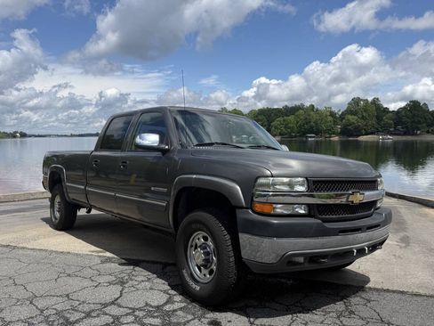 Used 2001 Chevrolet Silverado 2500 LS w/ Off-Road Skid Plate Pkg AWD/4WD image 6