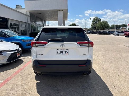 Used 2024 Toyota RAV4 XLE FWD image 5