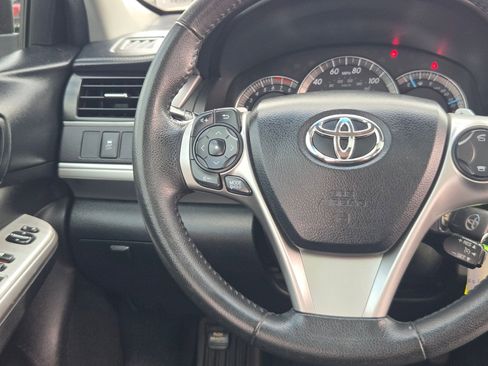 Used 2012 Toyota Camry SE FWD image 19