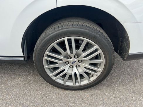 Used 2022 Ford Expedition Limited image 10