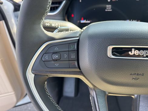 New 2025 Jeep Grand Cherokee L Limited w/ Luxury Tech Group II image 59