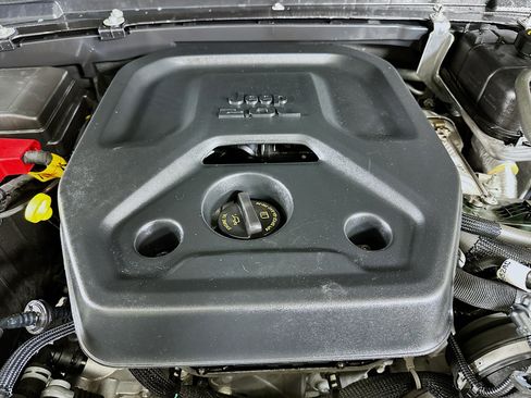 Used 2023 Jeep Wrangler Sahara w/ Cold Weather Group AWD/4WD image 32