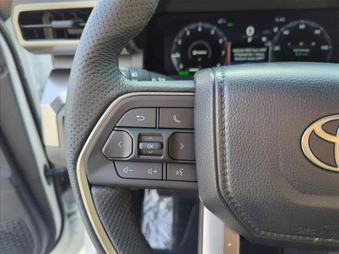 Certified 2025 Toyota Tacoma TRD Off-Road image 12