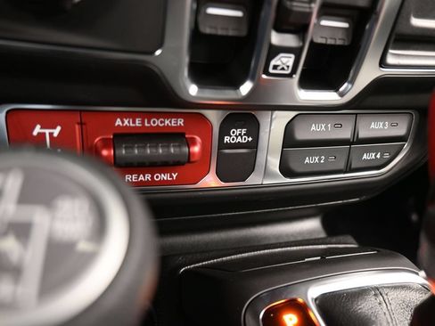 Used 2026 Jeep Gladiator Mojave AWD/4WD image 31
