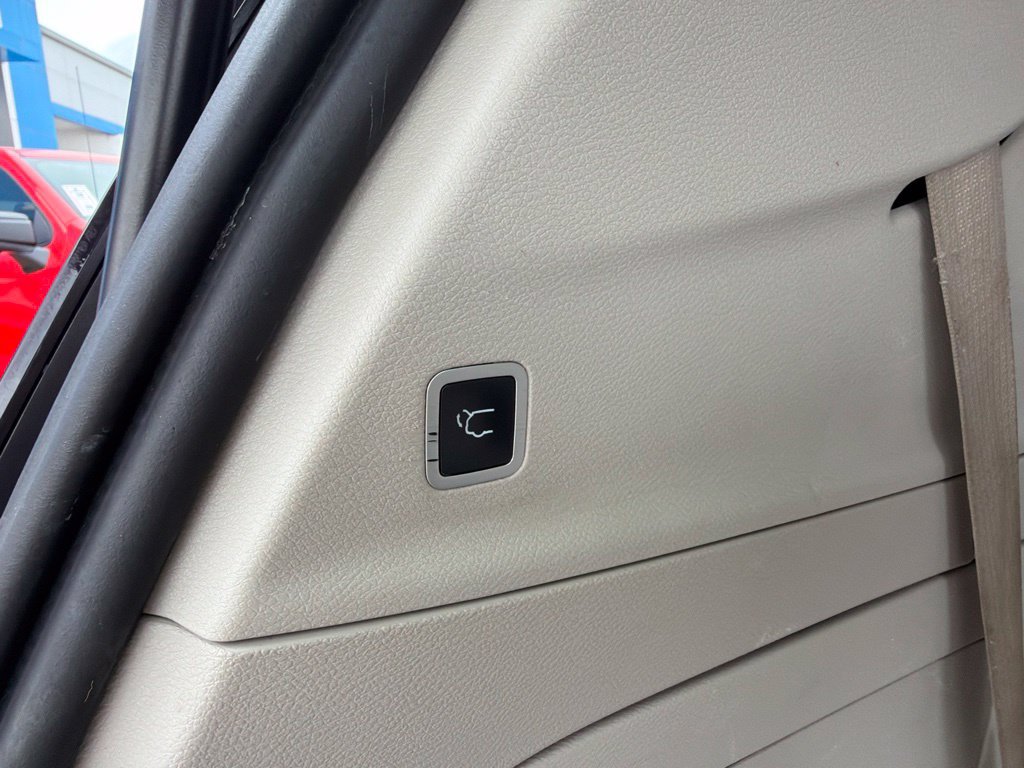 Used 2021 Chrysler Pacifica Touring-L FWD image 15
