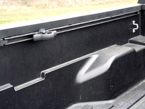 Used 2021 Toyota Tacoma TRD Off-Road image 36