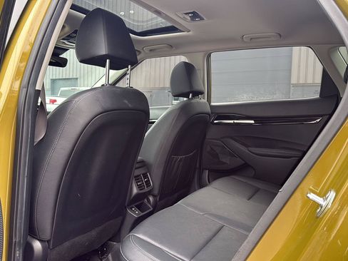 Used 2024 Kia Seltos SX w/ SX Sunroof Package AWD/4WD image 10