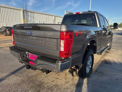 Used 2022 Ford F250 XLT w/ XLT Premium Package image 3