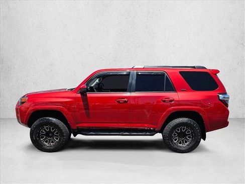 Used 2014 Toyota 4Runner SR5 AWD/4WD image 9