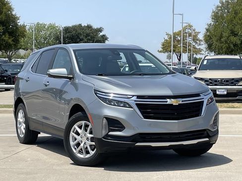 Used 2023 Chevrolet Equinox LT AWD/4WD image 2
