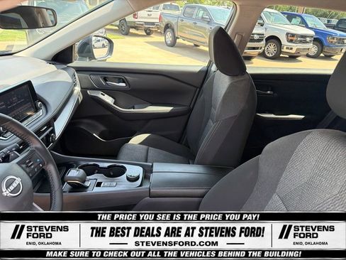Used 2025 Nissan Rogue SV AWD/4WD image 15